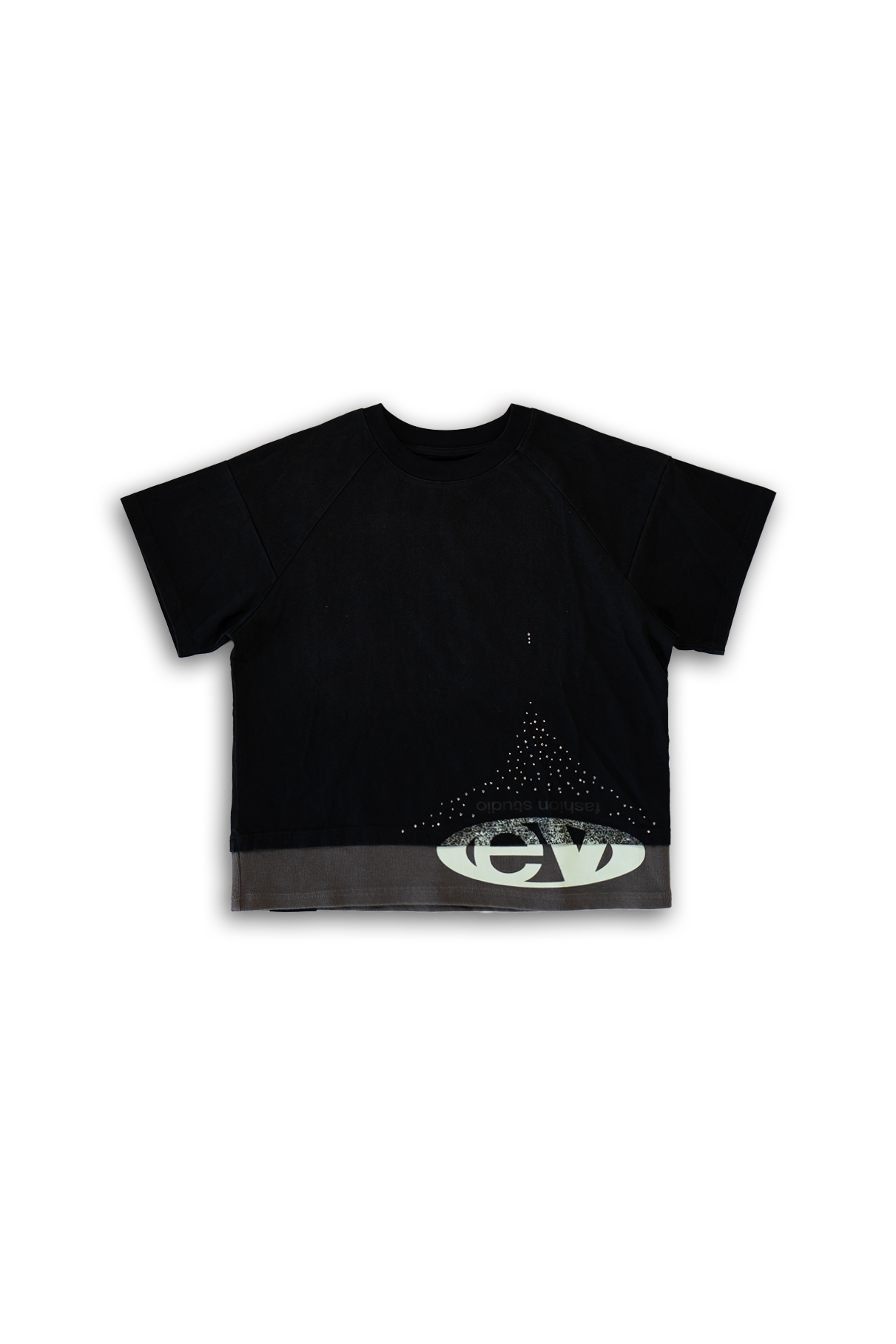 carbon strata cotton tee with rhinestones and leaf emblem