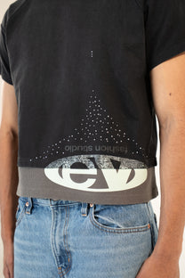 carbon strata cotton tee with rhinestones and leaf emblem